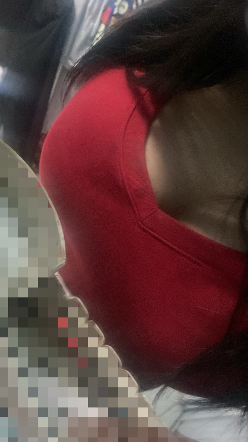 có cặp vú bự size 4XL